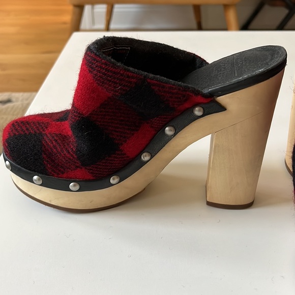 Woolrich Buffalo Plaid Clogs - Picture 2 of 3